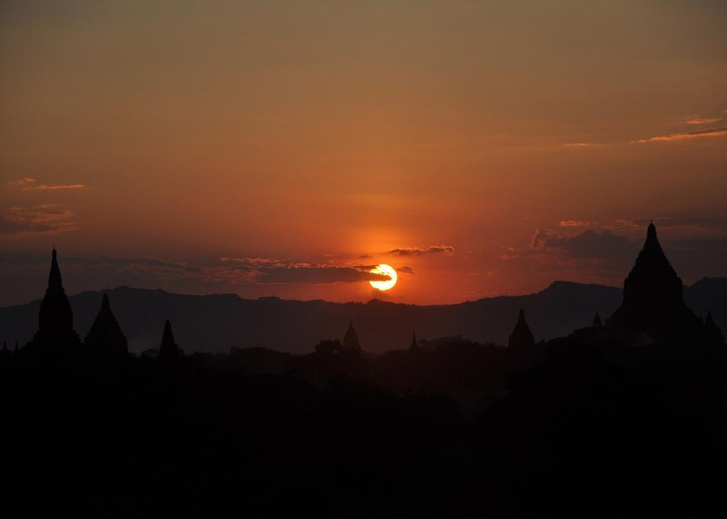 Green Land Motel Bagan Luaran gambar