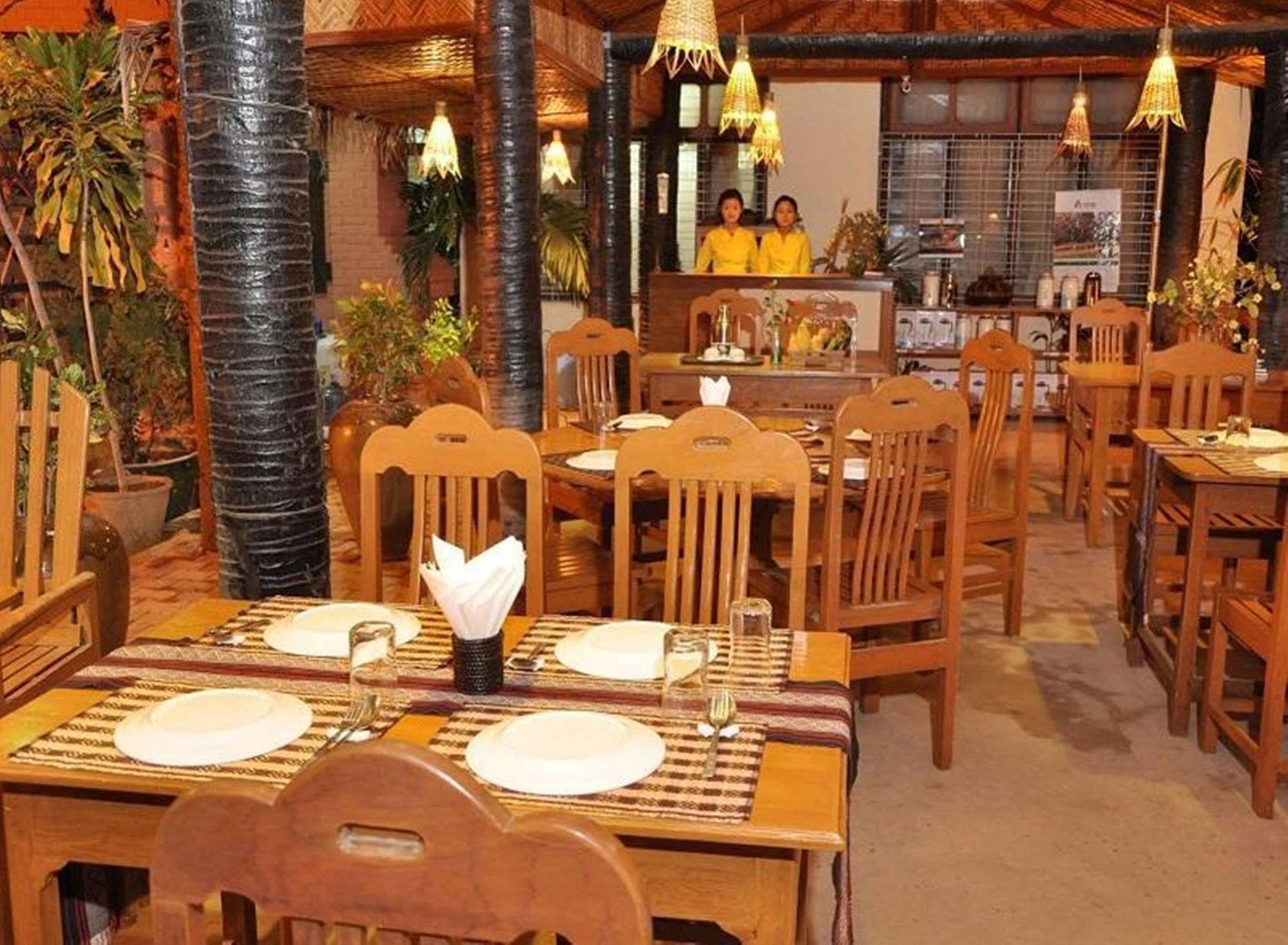 Green Land Motel Bagan Luaran gambar