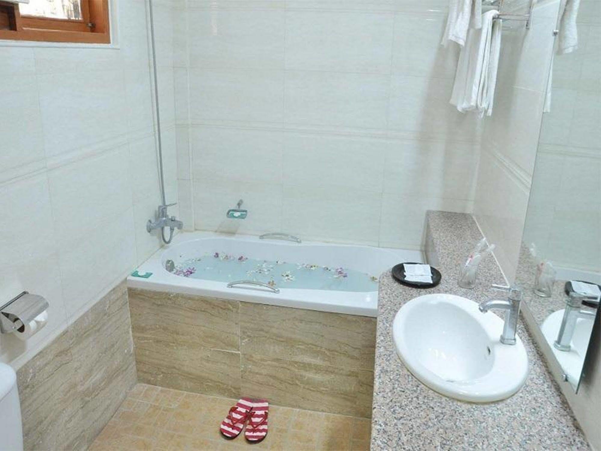 Green Land Motel Bagan Luaran gambar